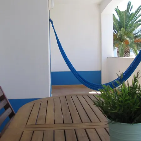 Condo, Balcony & Pools Luz