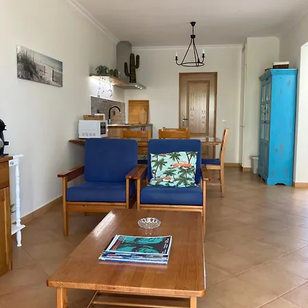 Condo, Balcony & Pools Апартаменты *
