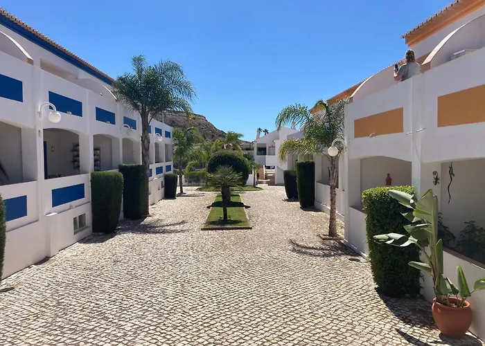 Condo, Balcony & Pools Appartement