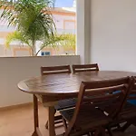 Condo, Balcony & Pools * Luz