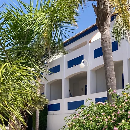 Condo, Balcony & Pools 公寓 Luz